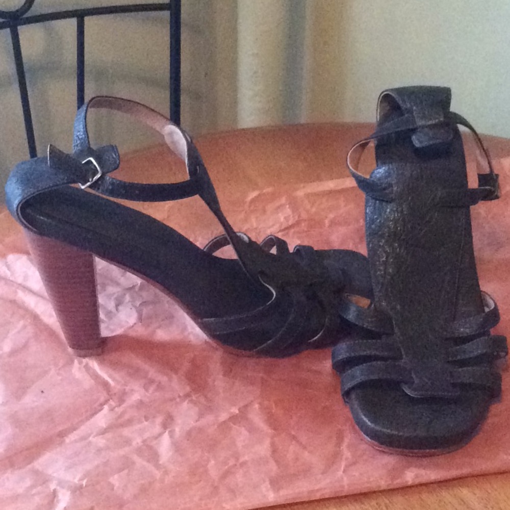 Sandals - Picture 2 of 4